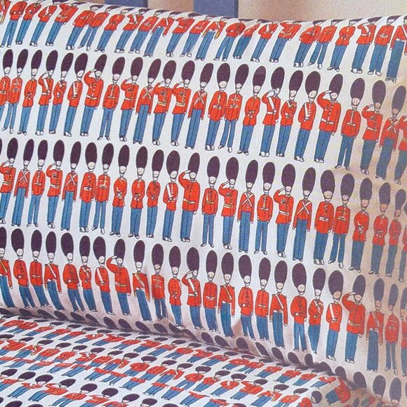 6-pc Cath Kidston LONDON GUARDS CHRISTMAS Queen Size Sheet Set (2 extra PC's) - Picture 8 of 9